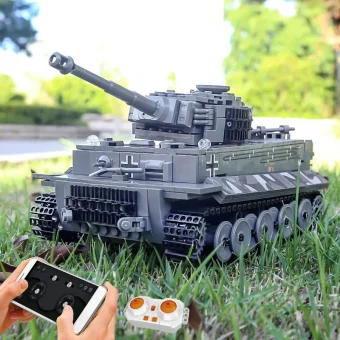 RC tank made from technic Bricks 800+ pieces
