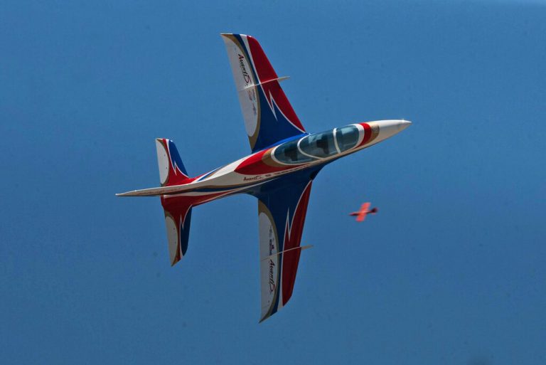 Težišče RC letala (CG): kako ga preveriti pred poletom
